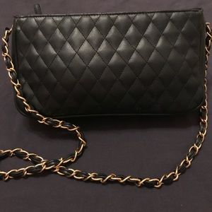 VINTAGE BLACK CROSSBODY QUILTED BAG